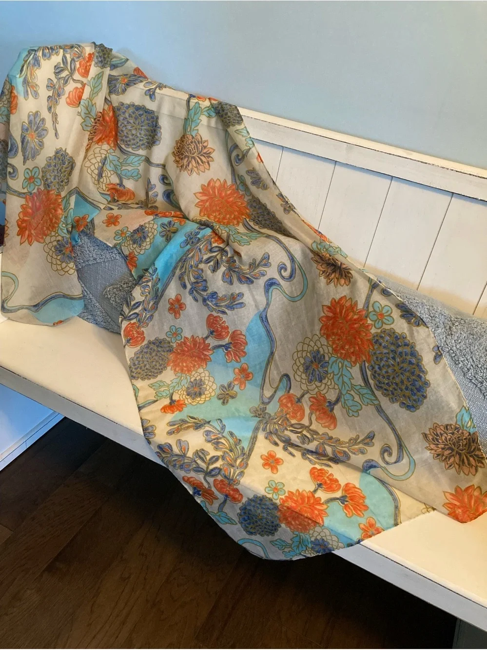 GORGEOUS Floral Scarf in Cream, Turquoise & Coral - Unbranded